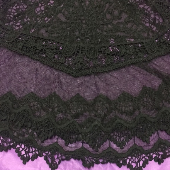 Roommates lace top - Picture 2 of 4